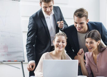 Pros & Cons: What You MUST Know About Working in South Korea as Foreigner